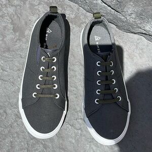 Ripzone gray skater running shoes size 5